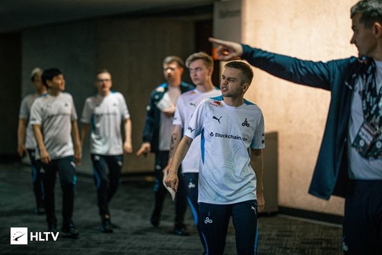 LOL S15瑞士轮精彩回顾 CFO战胜T1引发热议